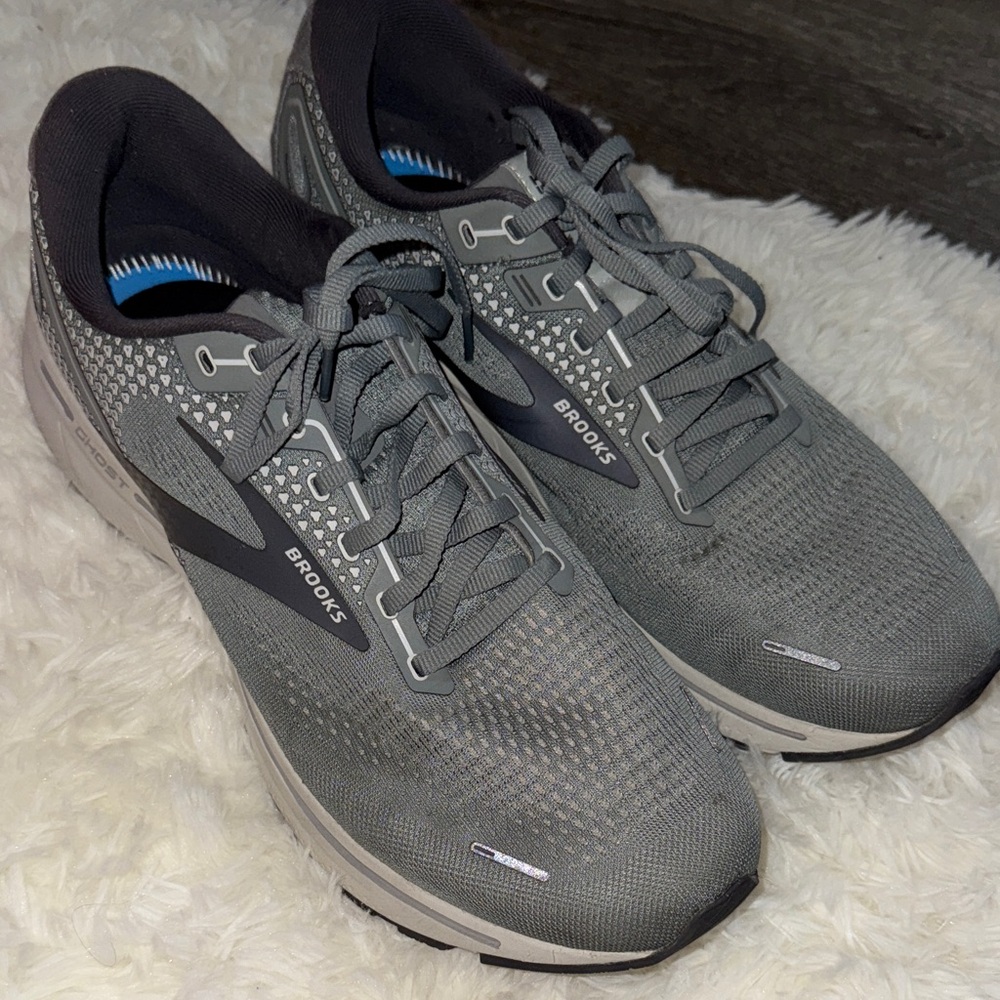 Brooks Men's Athletic Gray Shoes